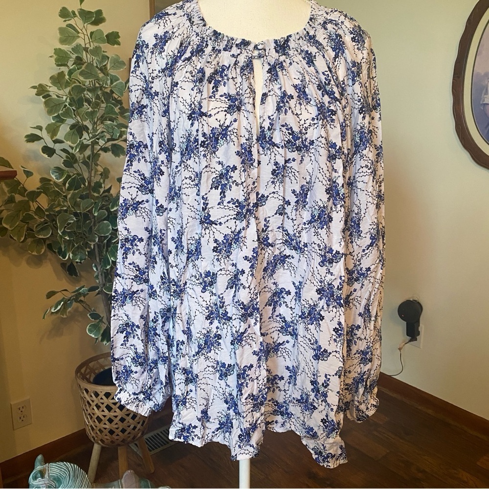 Lane Bryant •Floral Blue & White Lightweight Blouse • Size 18/20 2X • EUC
